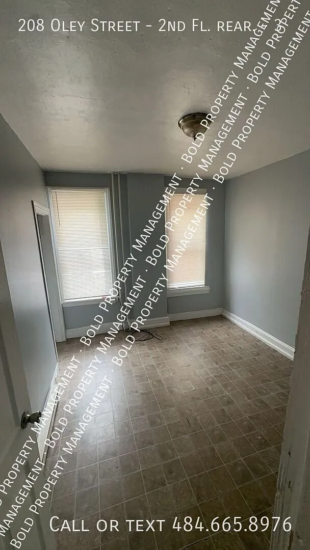 1 Bedroom Apartment. — Photo 1