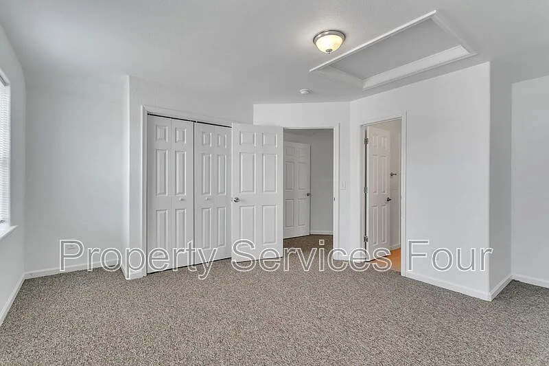3 bed, 2.5 bath, 2446 sqft, $2,950 — Photo 4