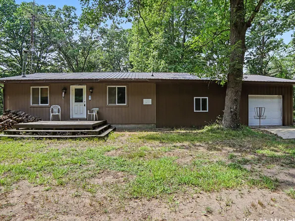 4415 E Arthur Rd, Hesperia, MI 49421