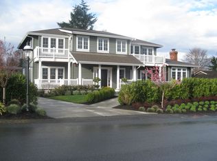 9652 Hilltop Rd, Bellevue, WA 98004