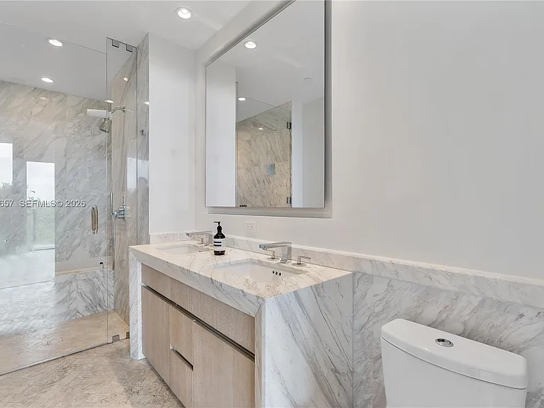 2831 S Bayshore Dr #707 — Photo 5