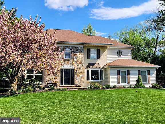 3rd image of 3009 Concord Cir