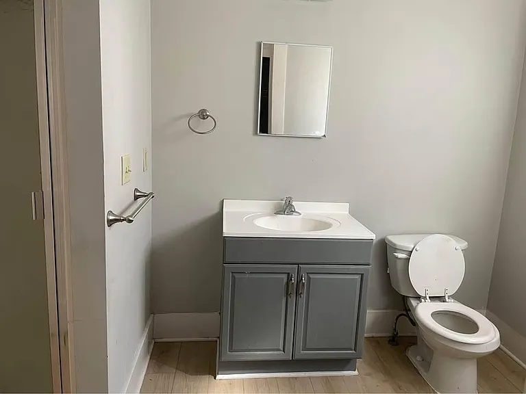 1225 Vincennes St #4U — Photo 5