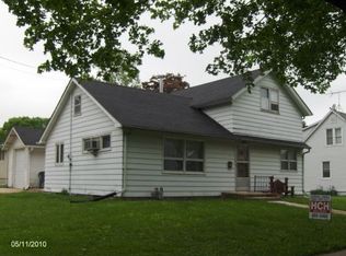 334 S Maple St, Monticello, IA 52310