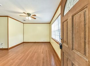 313 Farrer St, Angleton, TX 77515