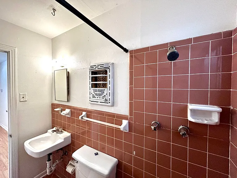 3304 Tom Green St #B — Photo 14
