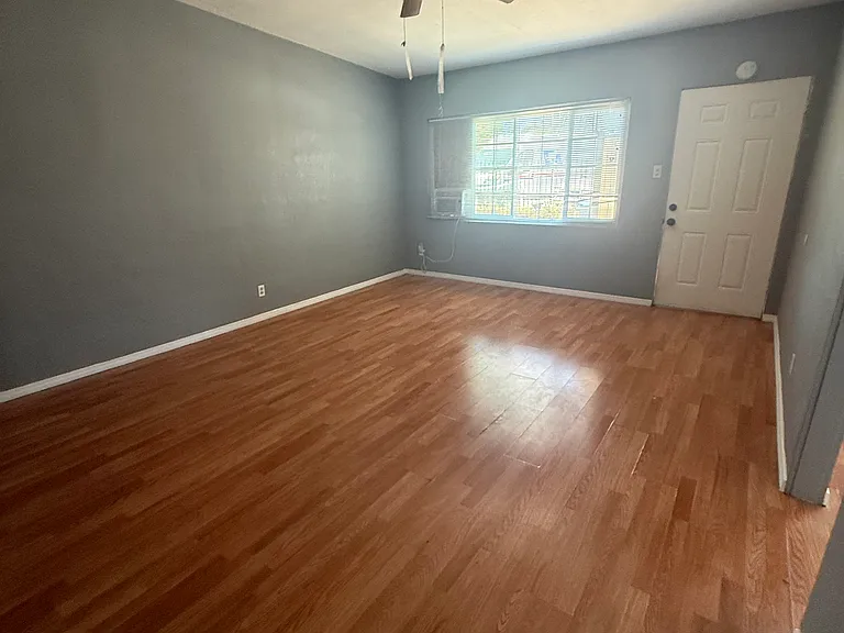 925 Magnolia Ave — Photo 4