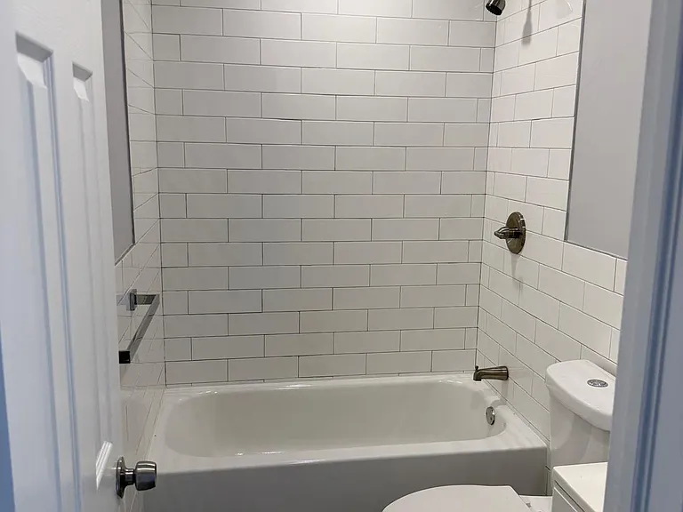 576 E Herman St — Photo 18
