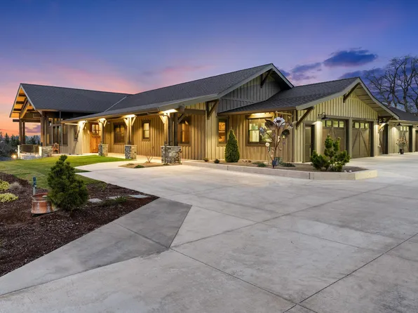 310 Pierce Rd, Medford, OR 97504