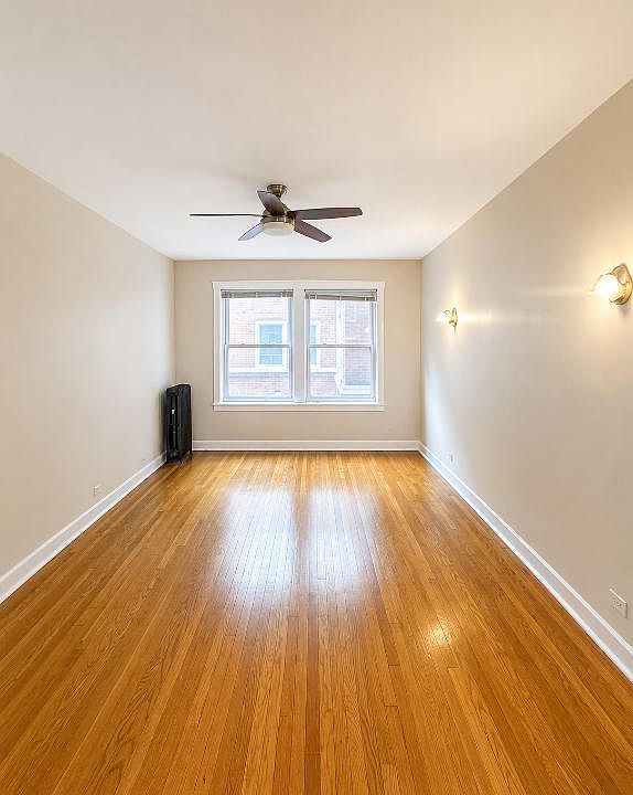 2nd image of 4400-12 N Winchester Ave #4402-29
