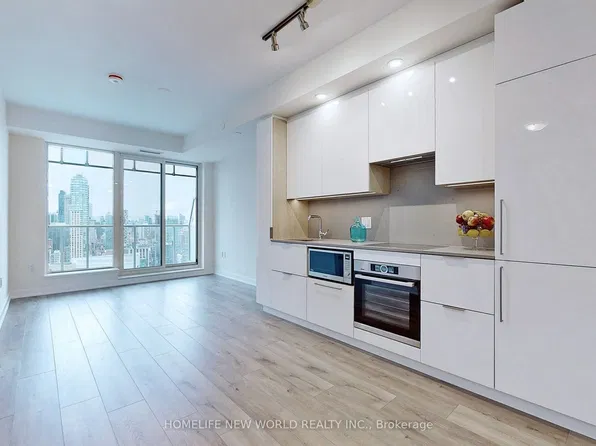 28 Freeland St #4106, Toronto, ON M5E 0E3