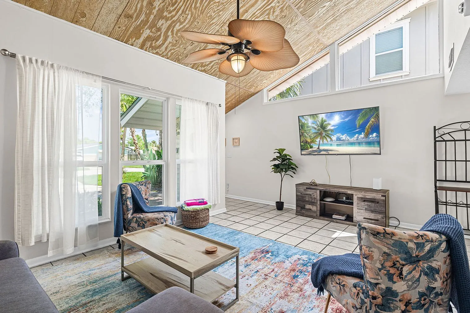3 bed, 2.0 bath, 1291 sqft, $3,793 — Photo 1