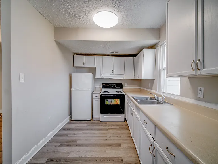 2727 Tate St #2727 — Photo 7