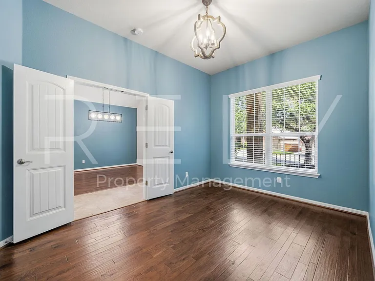 227 Choke Canyon Ln — Photo 8