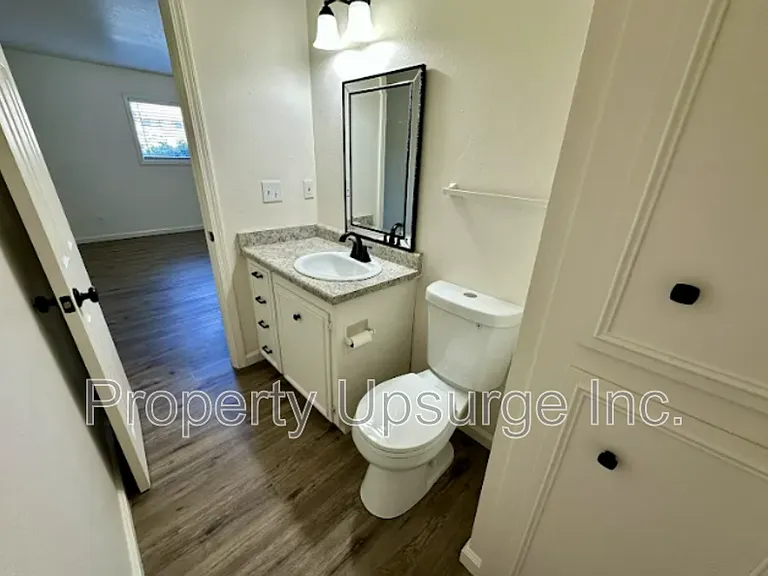 1063 Del Sol Pl #B — Photo 7