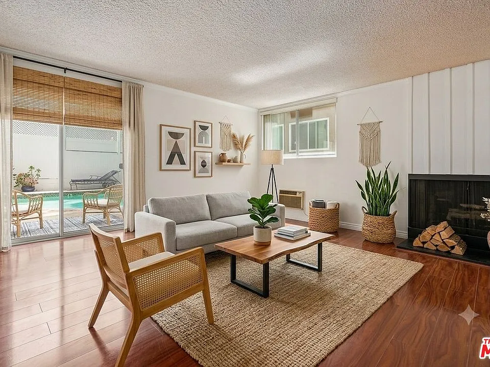 530 S Barrington Ave #110