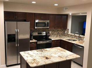 8 Red Tail Ct, Hamburg, PA