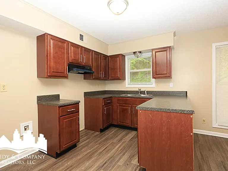 453 Fox Valley Dr — Photo 14
