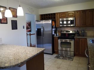 206 Rutledge Dr, Akron, OH 44319