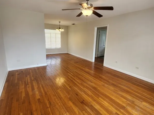 911 W Mistletoe Ave #4, San Antonio, TX 78201