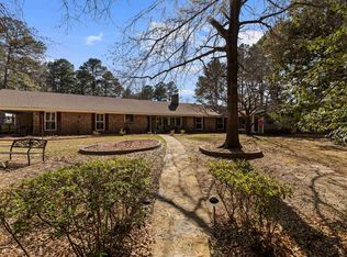 2206 E Pinecrest Dr, Atlanta, TX 75551