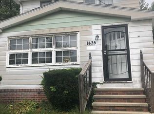 1435 Clermont Rd, Cleveland, OH 44110