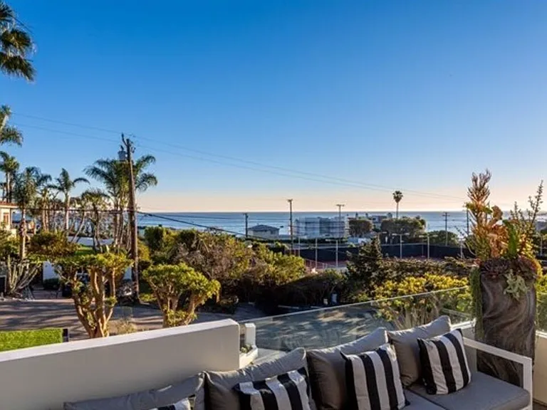 27187 Sea Vista Dr — Photo 35