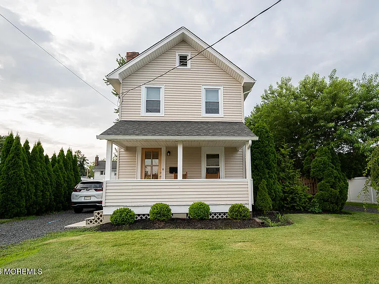 610 Ocean Rd — Photo 1