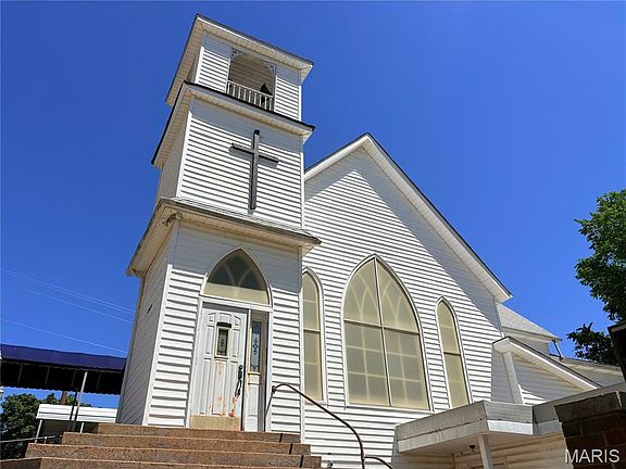 4th image of 212 East St
