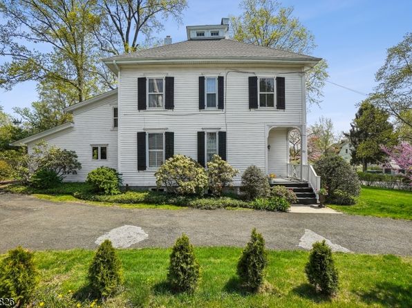 57 Linden St, Millburn Twp., NJ 07041