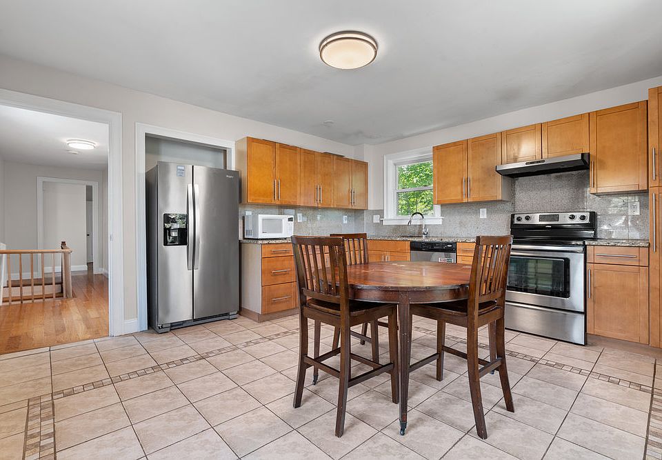 Kitchen w/ stainless steel appliances