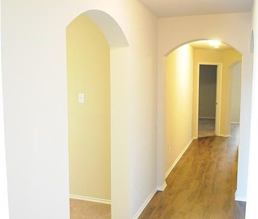 5th image of 2120 Meadow Park Dr