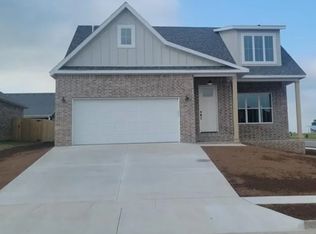 952 Pinnacle St, Prairie Grove, AR 72753