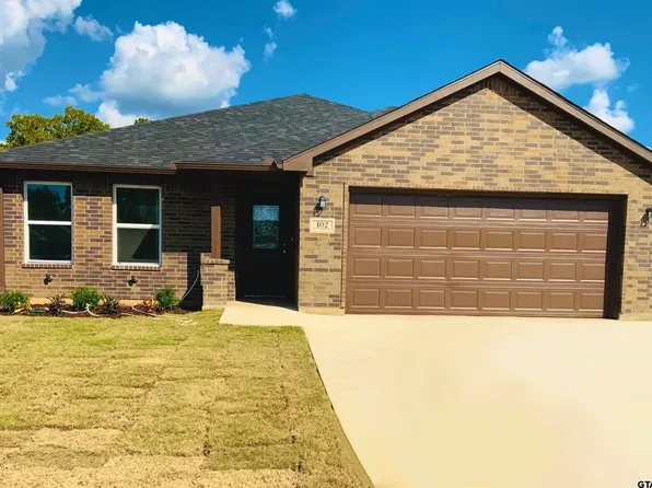 102 Saint James St, Mount Pleasant, TX 75455