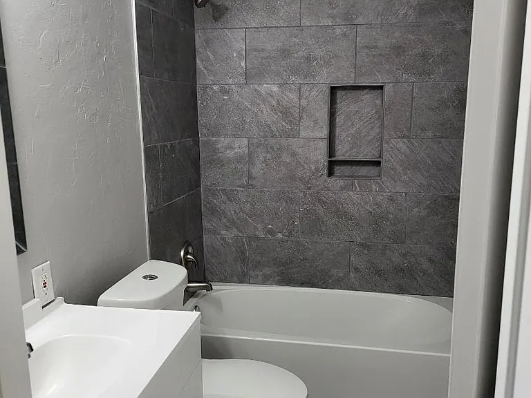 3528 Meadow Dr — Photo 4