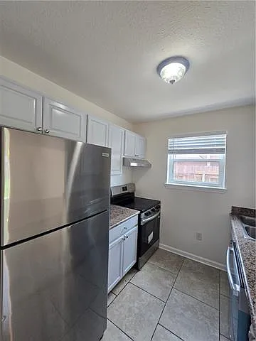 3 bed, 1.5 bath, 1300 sqft, $1,500 — Photo 4