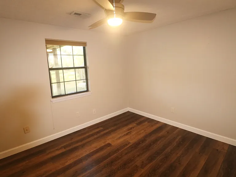 1005 Lakefront Dr — Photo 41