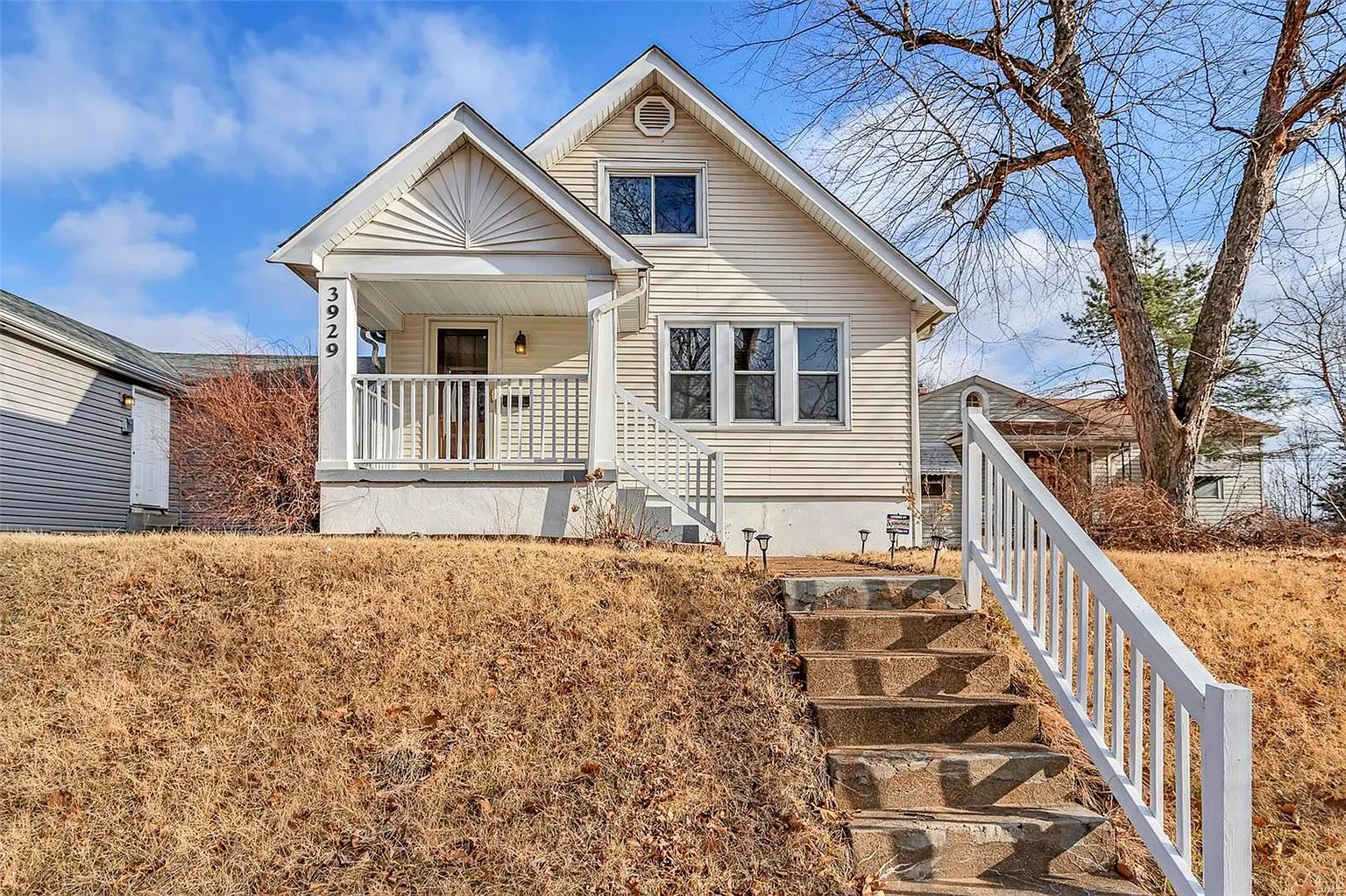 3929 Walsh St photo 1
