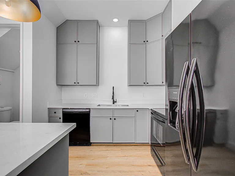 1506 McKee St #B — Photo 9