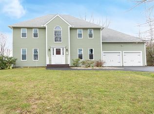 113 Happy Hollow Rd, Oakham, MA 01068