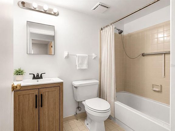 5th image of 1812 SW 70TH TERRACE