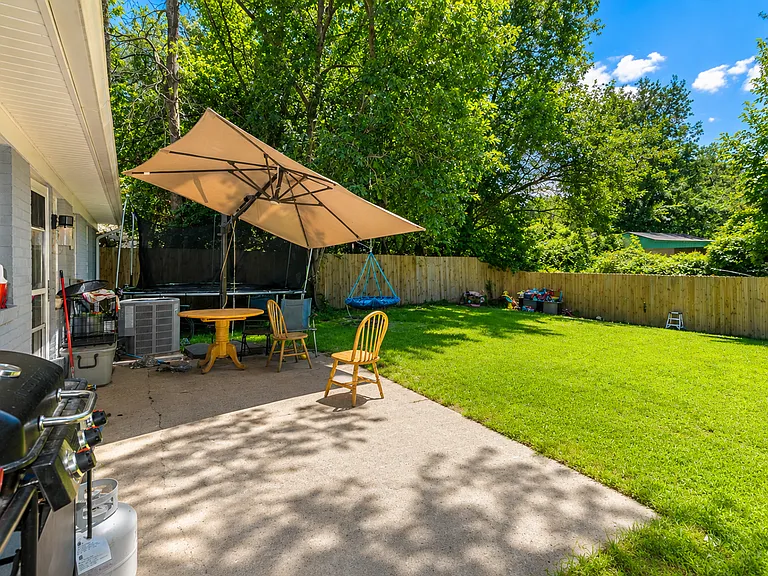 4606 Garda Dr — Photo 9