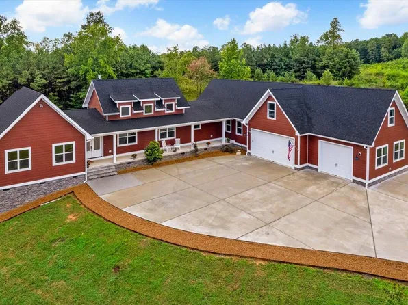 1665 River Bluffs Dr, Jasper, TN 37347