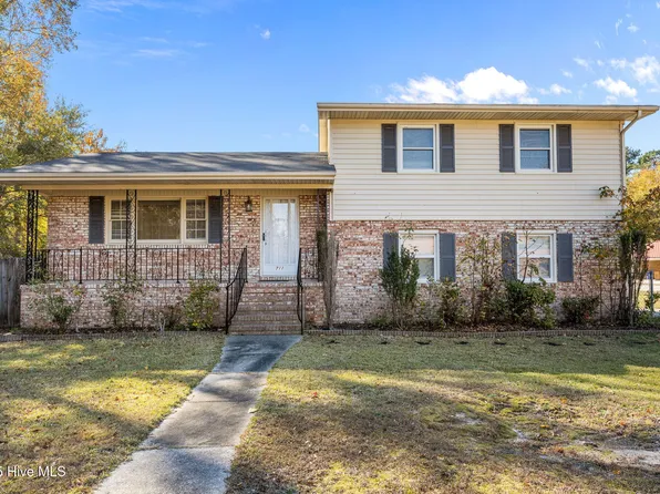 711 Goodyear Drive, Spring Lake, NC 28390