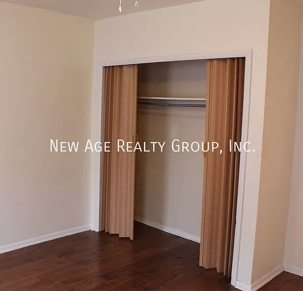 530 N Douglas St — Photo 10