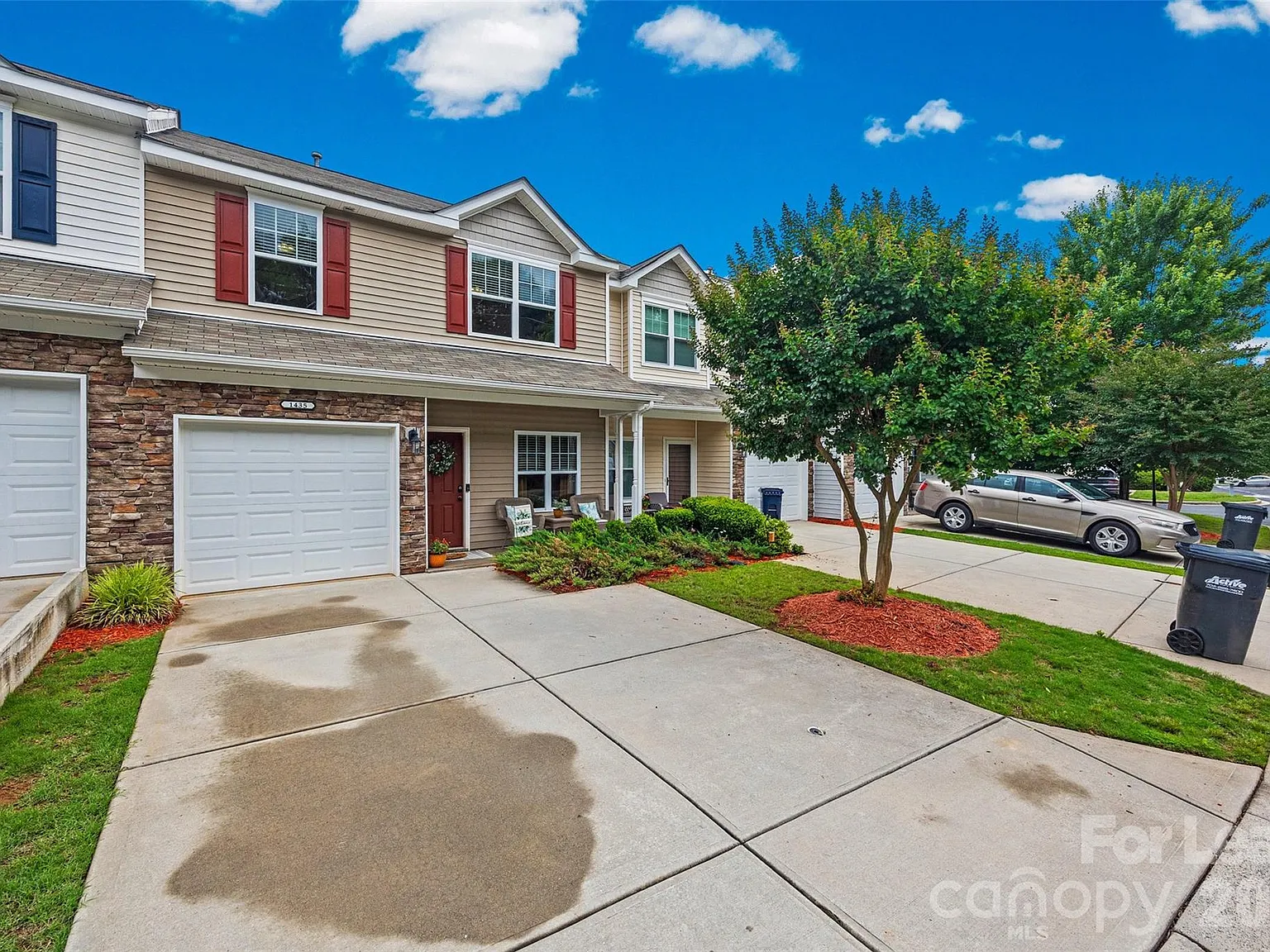 2 bed, 2.5 bath, 1622 sqft, $1,950 — Photo 2