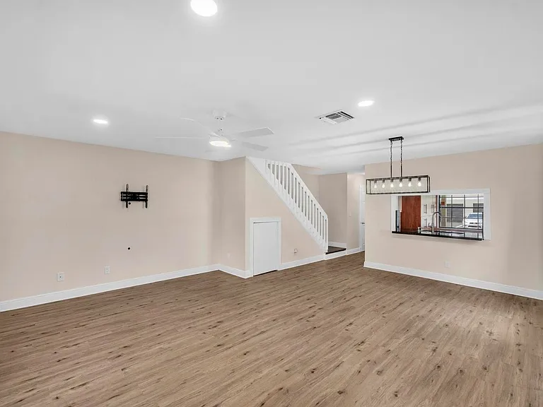 10723 NW 10th St S #TOWNHOUSE — Photo 12