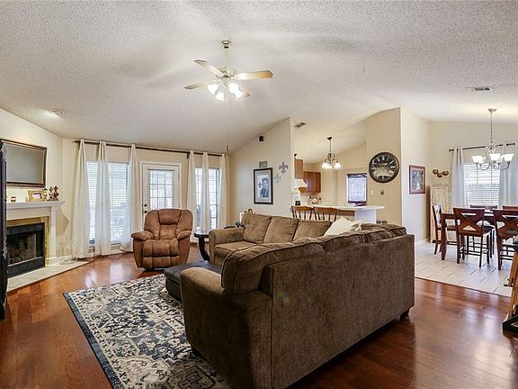 5th image of 480 Longview Dr