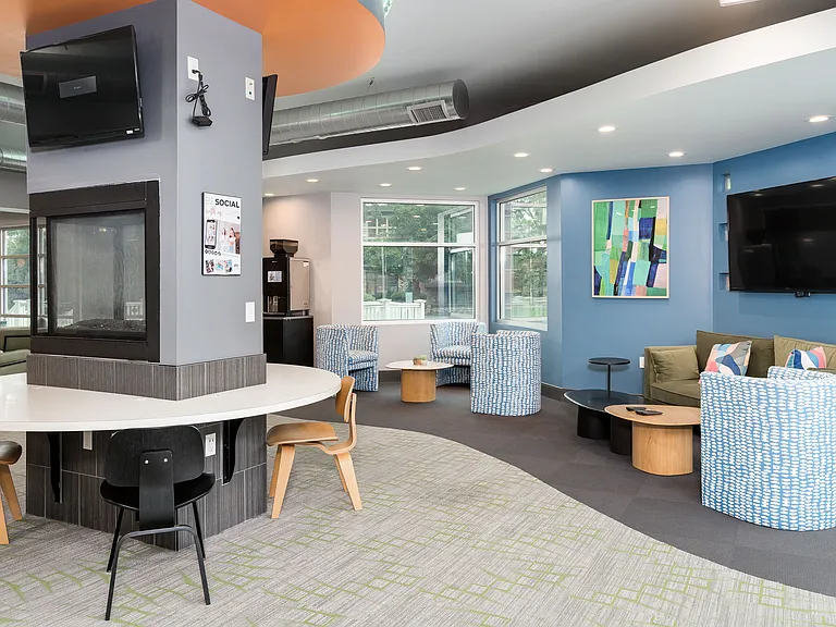 Abbott Pointe Apartments — Photo 15