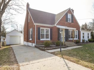 815 Roosevelt Rd, Woodstock, IL 60098